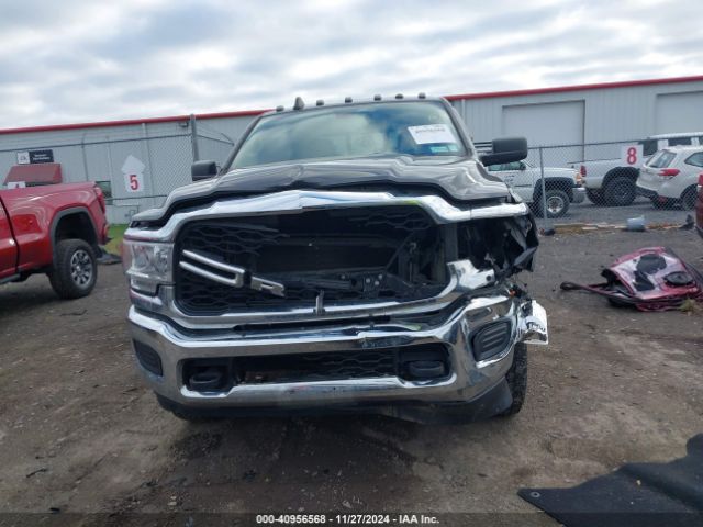3C6UR5CJ5KG598956 RAM 2500 Tradesman  4x4 6'4 Box