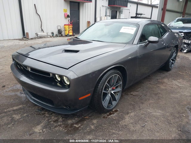 Dodge Challenger Sxt 2018 2C3CDZAG4JH322420 Image 2