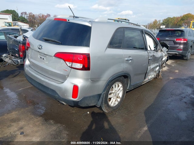 KIA SORENTO LX 2015 5XYKT3A63FG576009 Image 4
