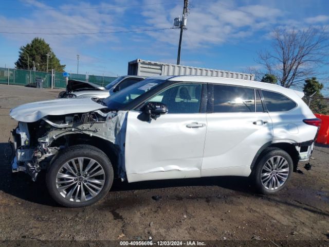 5TDFZRBH9NS168036 Toyota Highlander Platinum