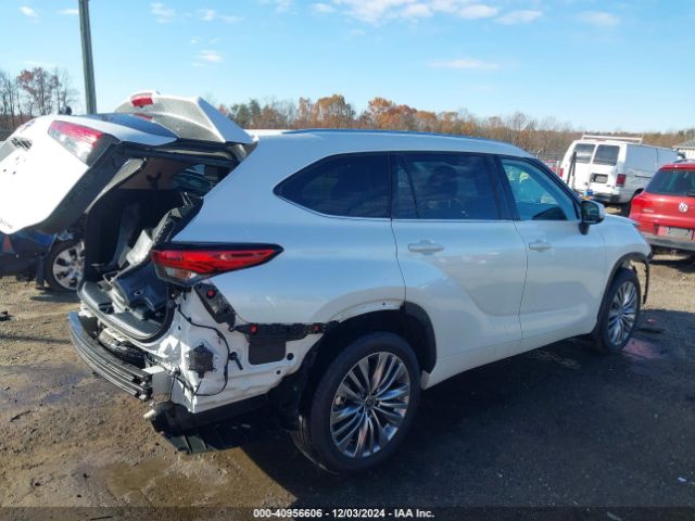 5TDFZRBH9NS168036 Toyota Highlander Platinum