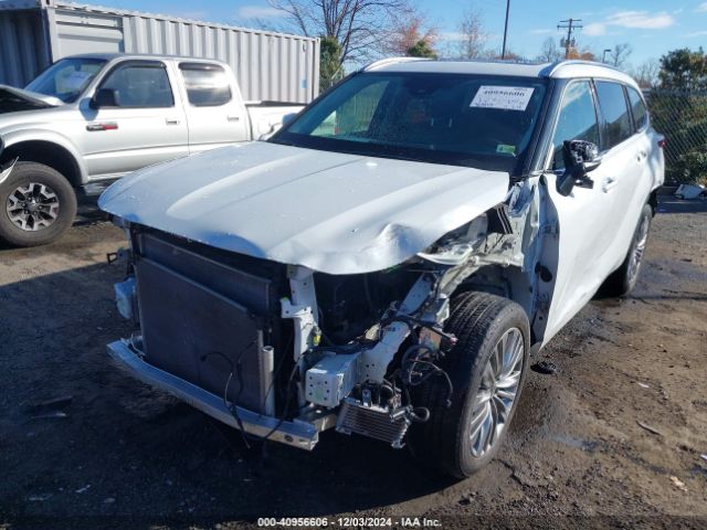 5TDFZRBH9NS168036 Toyota Highlander Platinum