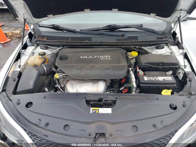 Chrysler 200 Limited 2015 1C3CCCABXFN603494 Image 10