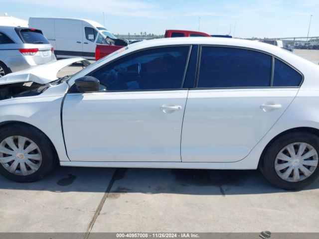 3VW2K7AJXEM368450 Volkswagen Jetta 2.0l S