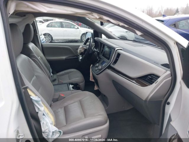 5TDDZ3DC9HS157922 Toyota Sienna Xle/limited
