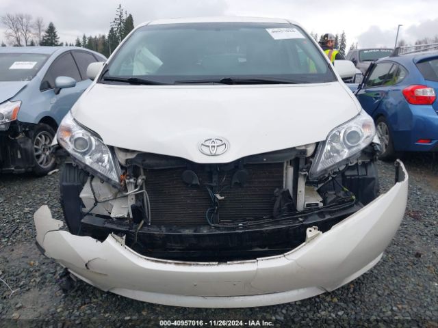 5TDDZ3DC9HS157922 Toyota Sienna Xle/limited