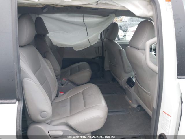 5TDDZ3DC9HS157922 Toyota Sienna Xle/limited