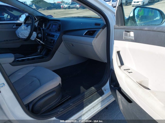 Hyundai Sonata 2016 5NPE24AF7GH403092 Image 5