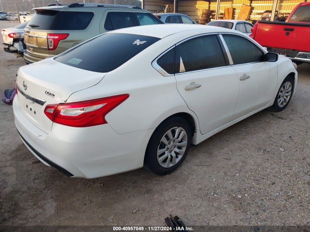 Nissan Altima 2.5 S 2017 1N4AL3AP5HN351015 Image 4