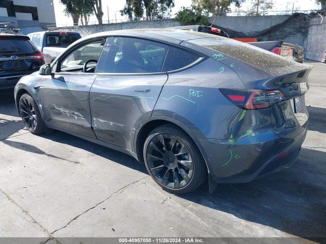 2022 TESLA MODEL Y 7SAYGDEE3NF387519 Photo 2
