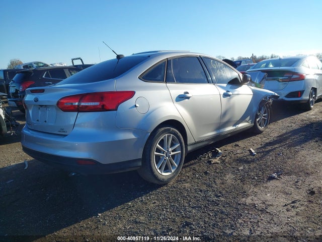 Ford FOCUS SE 2015 1FADP3F22FL227453 Image 4