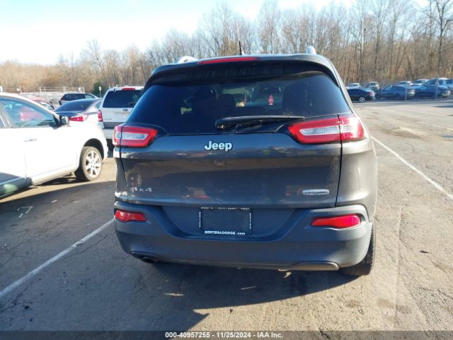 1C4PJMCB3EW270070 Jeep Cherokee Latitude