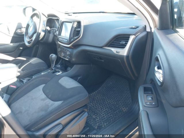 1C4PJMCB3EW270070 Jeep Cherokee Latitude