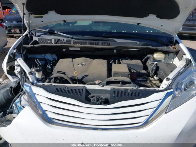 5TDKZ3DCXHS862896 Toyota Sienna Le 8 Passenger
