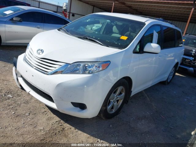 5TDKZ3DCXHS862896 Toyota Sienna Le 8 Passenger
