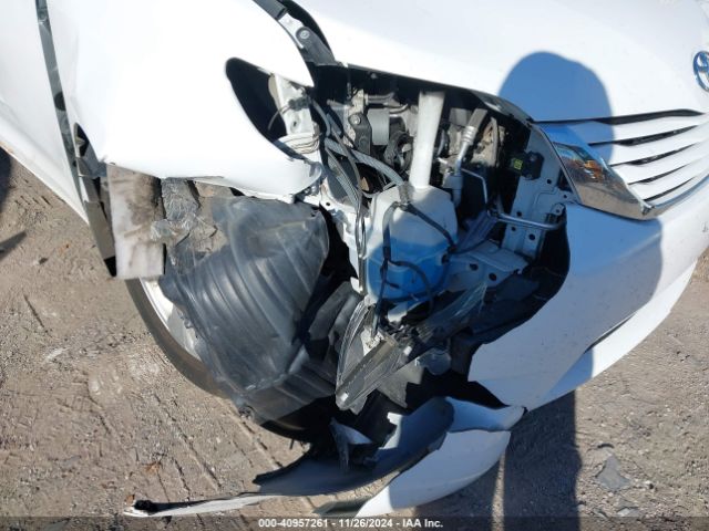 5TDKZ3DCXHS862896 Toyota Sienna Le 8 Passenger