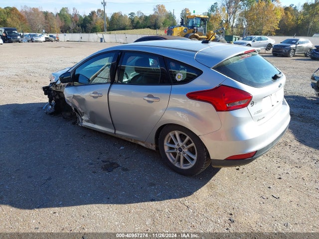 Ford FOCUS SE 2015 1FADP3K2XFL315639 Image 3