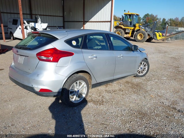 Ford FOCUS SE 2015 1FADP3K2XFL315639 Image 4