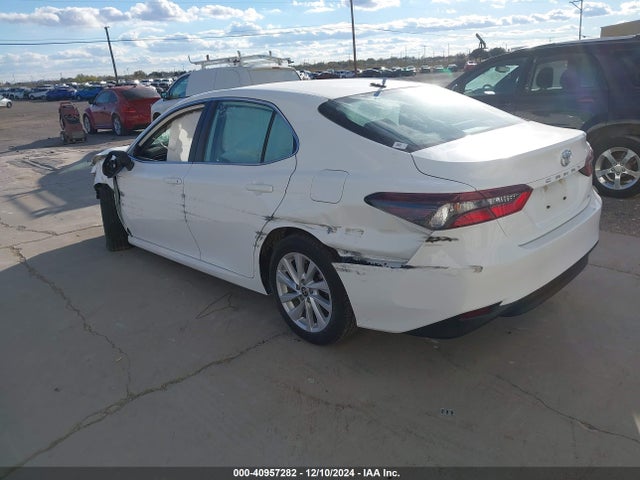 Toyota CAMRY LE 2024 4T1C11AK2RU221536 Image 3
