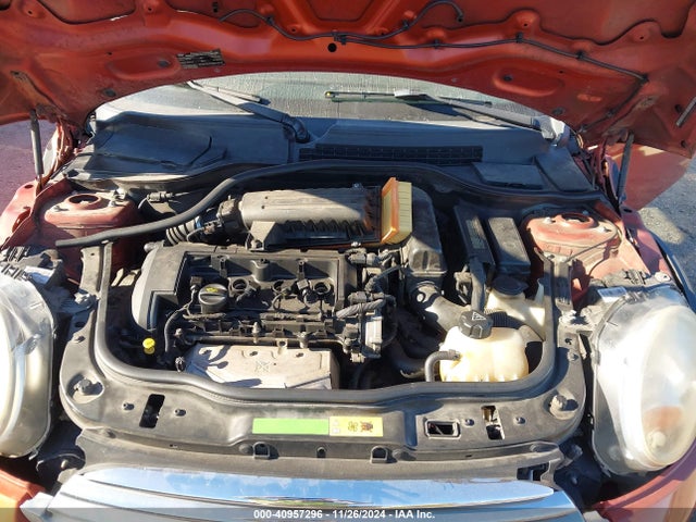 2011 MINI COOPER WMWSU3C53BT182023 Photo 9