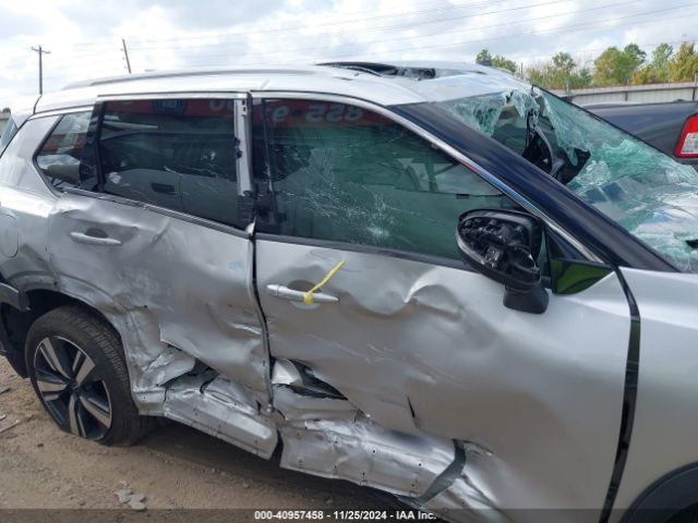 5N1BT3CA5NC731630 Nissan Rogue Sl Fwd