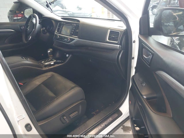 5TDDZRFH7JS866608 Toyota Highlander Limited