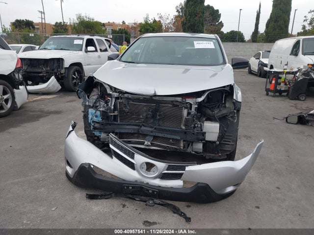 Toyota RAV4 LE 2015 JTMZFREV9FD043185 Image 13