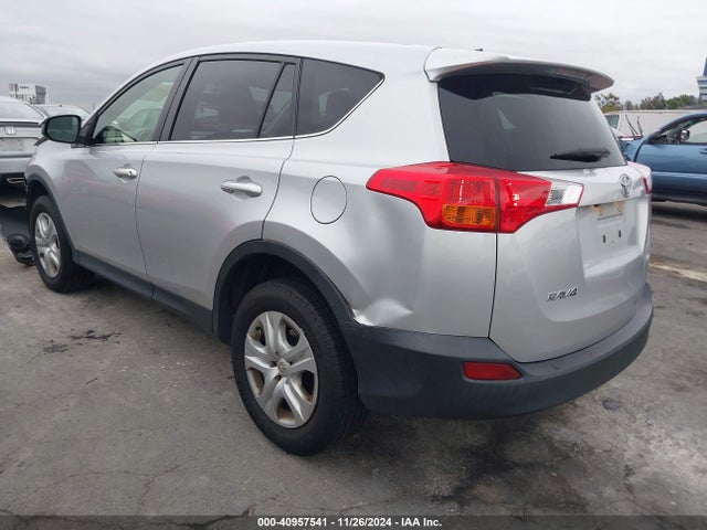Toyota RAV4 LE 2015 JTMZFREV9FD043185 Image 3