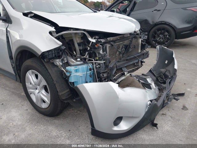 Toyota RAV4 LE 2015 JTMZFREV9FD043185 Image 6