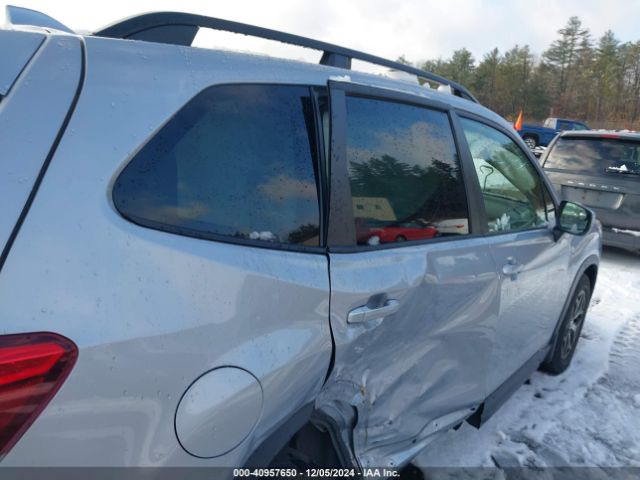 JF2SKAFC1MH523093 Subaru Forester Premium