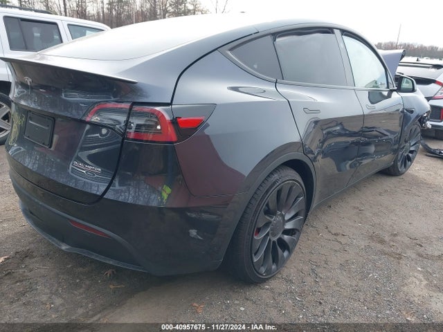 2024 TESLA MODEL Y 7SAYGDEF7RA264513 Photo 3