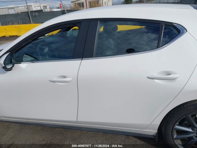 JM1BPAKL4N1518910 Mazda Mazda3 Select