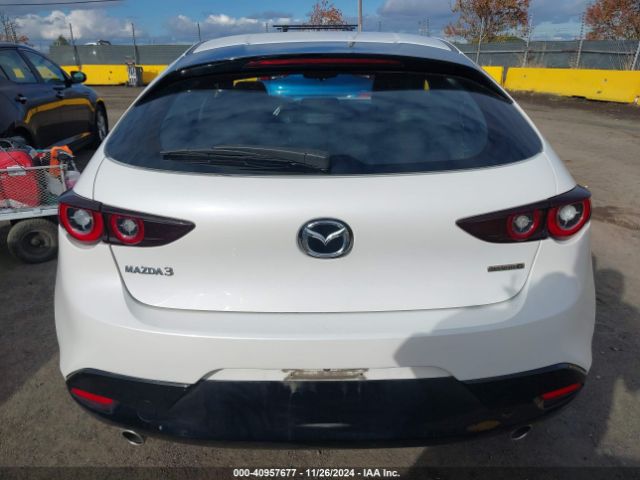 JM1BPAKL4N1518910 Mazda Mazda3 Select