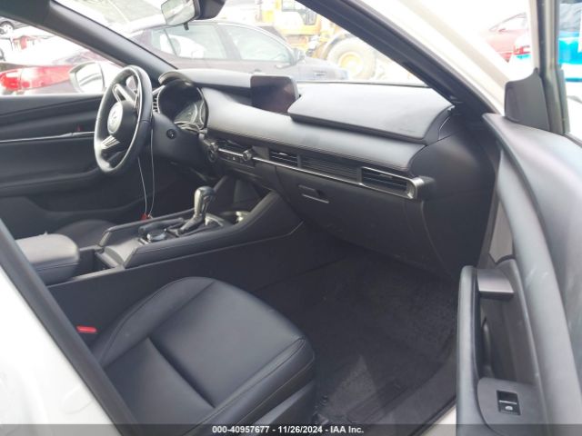 JM1BPAKL4N1518910 Mazda Mazda3 Select
