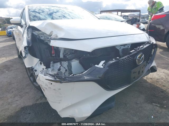 JM1BPAKL4N1518910 Mazda Mazda3 Select