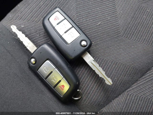 Nissan ROGUE S 2016 KNMAT2MV2GP738025 Image 11