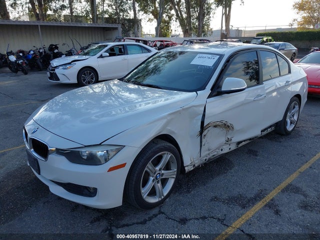 BMW 320i 2015 WBA3B1C54FK135934 Image 2