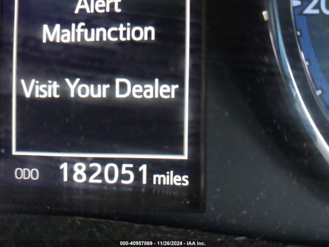 Toyota COROLLA SE 2018 5YFBURHE6JP739365 Image 16
