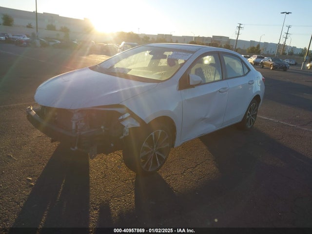 Toyota COROLLA SE 2018 5YFBURHE6JP739365 Image 2