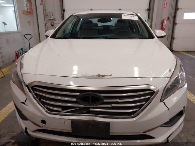 Hyundai SONATA SE 2016 5NPE24AF2GH270550 Image 12