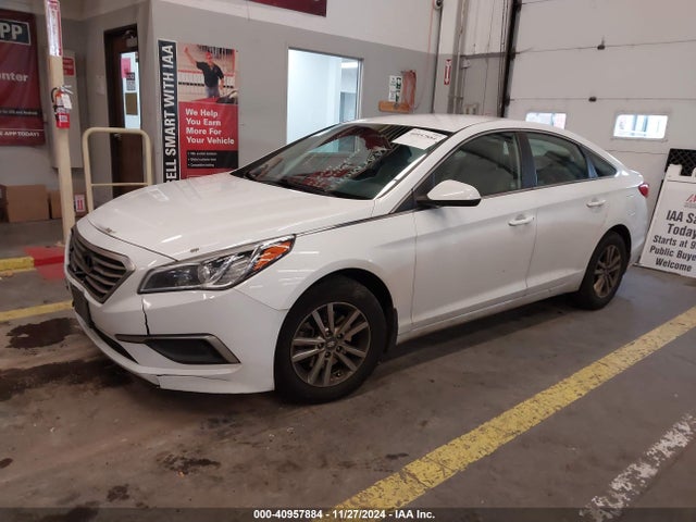 Hyundai SONATA SE 2016 5NPE24AF2GH270550 Image 2