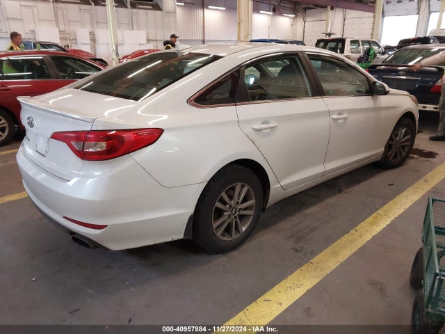 Hyundai SONATA SE 2016 5NPE24AF2GH270550 Image 4