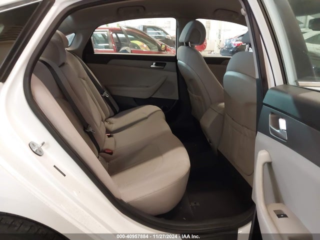 Hyundai SONATA SE 2016 5NPE24AF2GH270550 Image 8