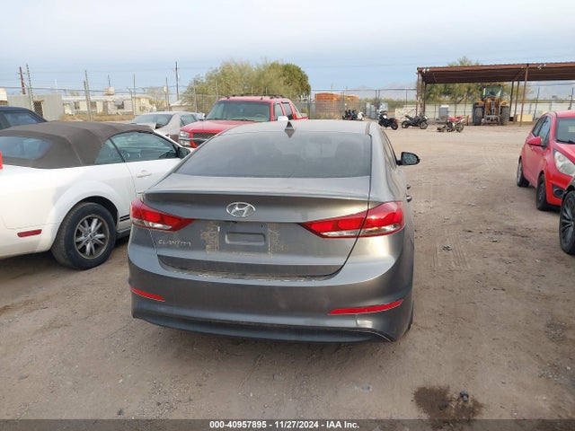 Hyundai ELANTRA SEL 2018 5NPD84LF5JH327287 Image 16