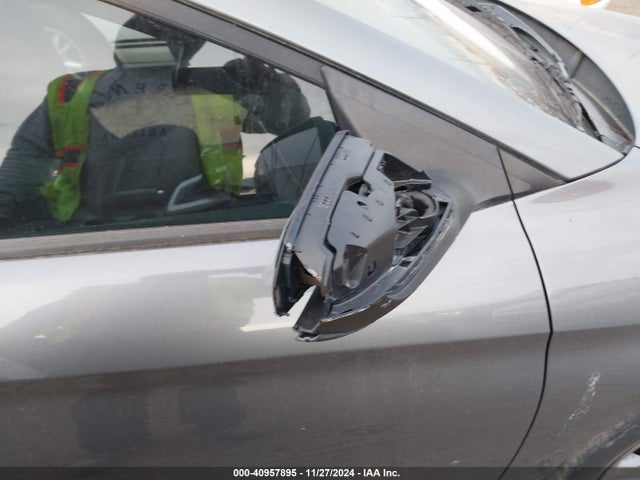 Hyundai ELANTRA SEL 2018 5NPD84LF5JH327287 Image 17