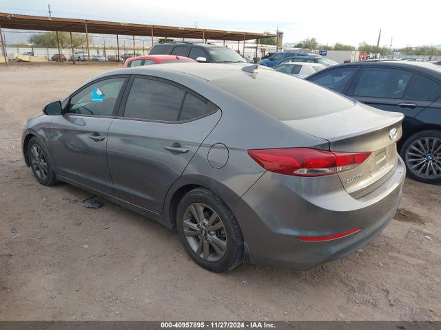 Hyundai ELANTRA SEL 2018 5NPD84LF5JH327287 Image 3