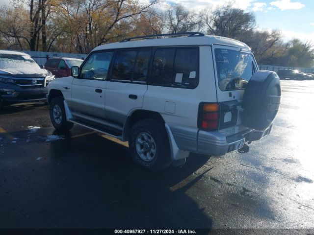 2000 MITSUBISHI MONTERO JA4MR51R8YJ001611 Photo 2
