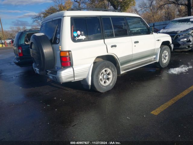 2000 MITSUBISHI MONTERO JA4MR51R8YJ001611 Photo 3