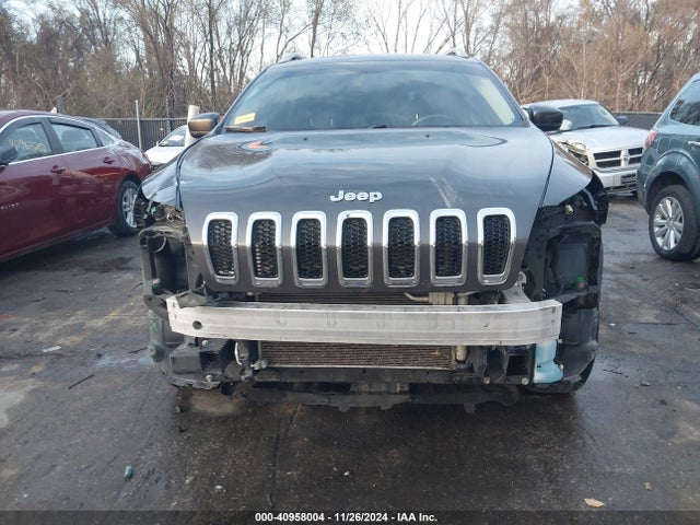 1C4PJMJX3JD594186 Jeep Cherokee Overland 4x4