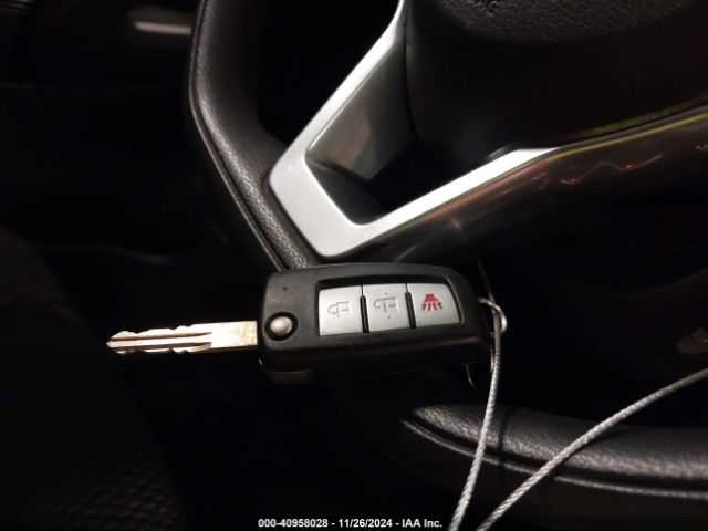 JN1BJ1CR8HW117245 Nissan Rogue Sport S
